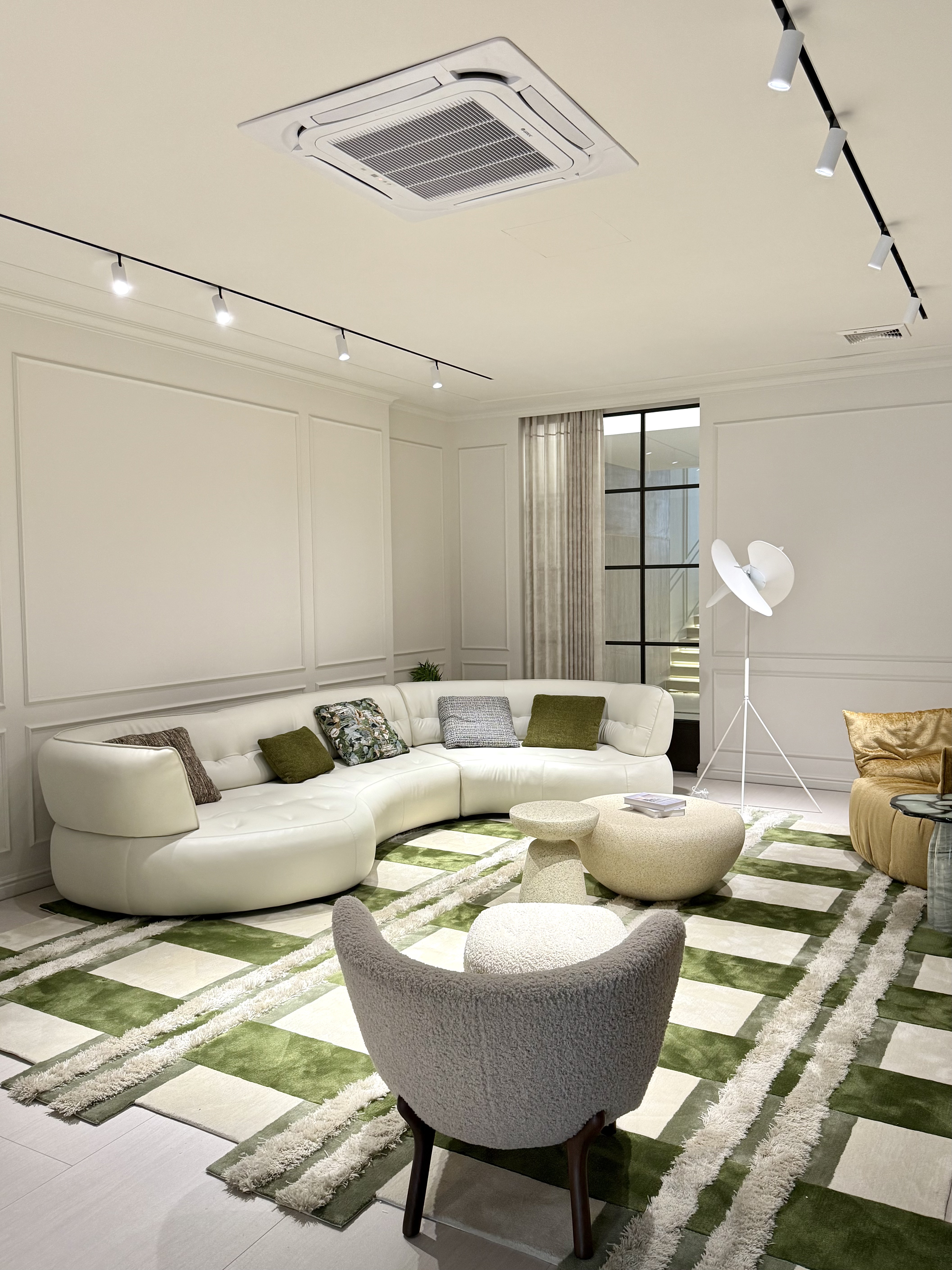 Curved Sofa – Italian Luxury Curvilinear Design
