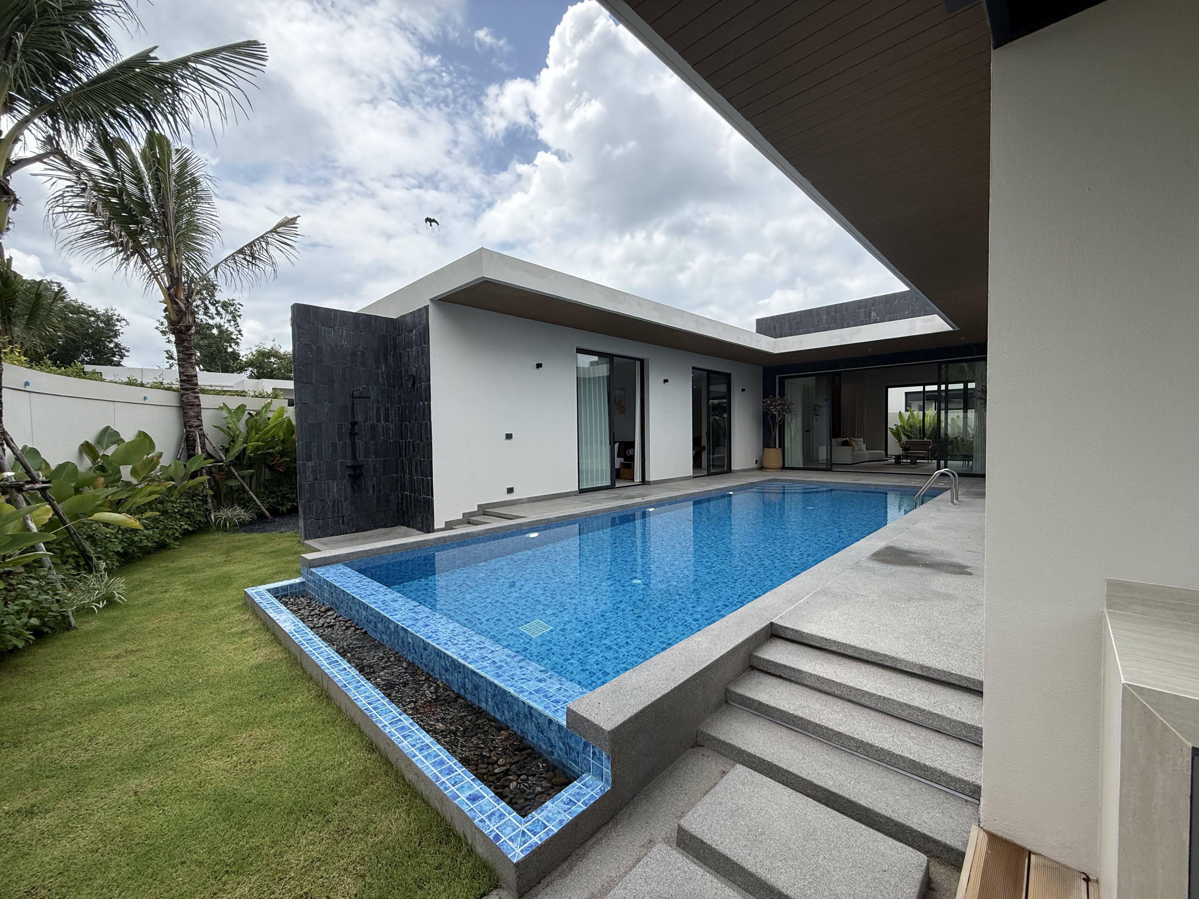 Phuket Bang Tao Villa Bedroom Soft Bed Mattress | Real Photos of Overseas Villa Bedroom Furniture