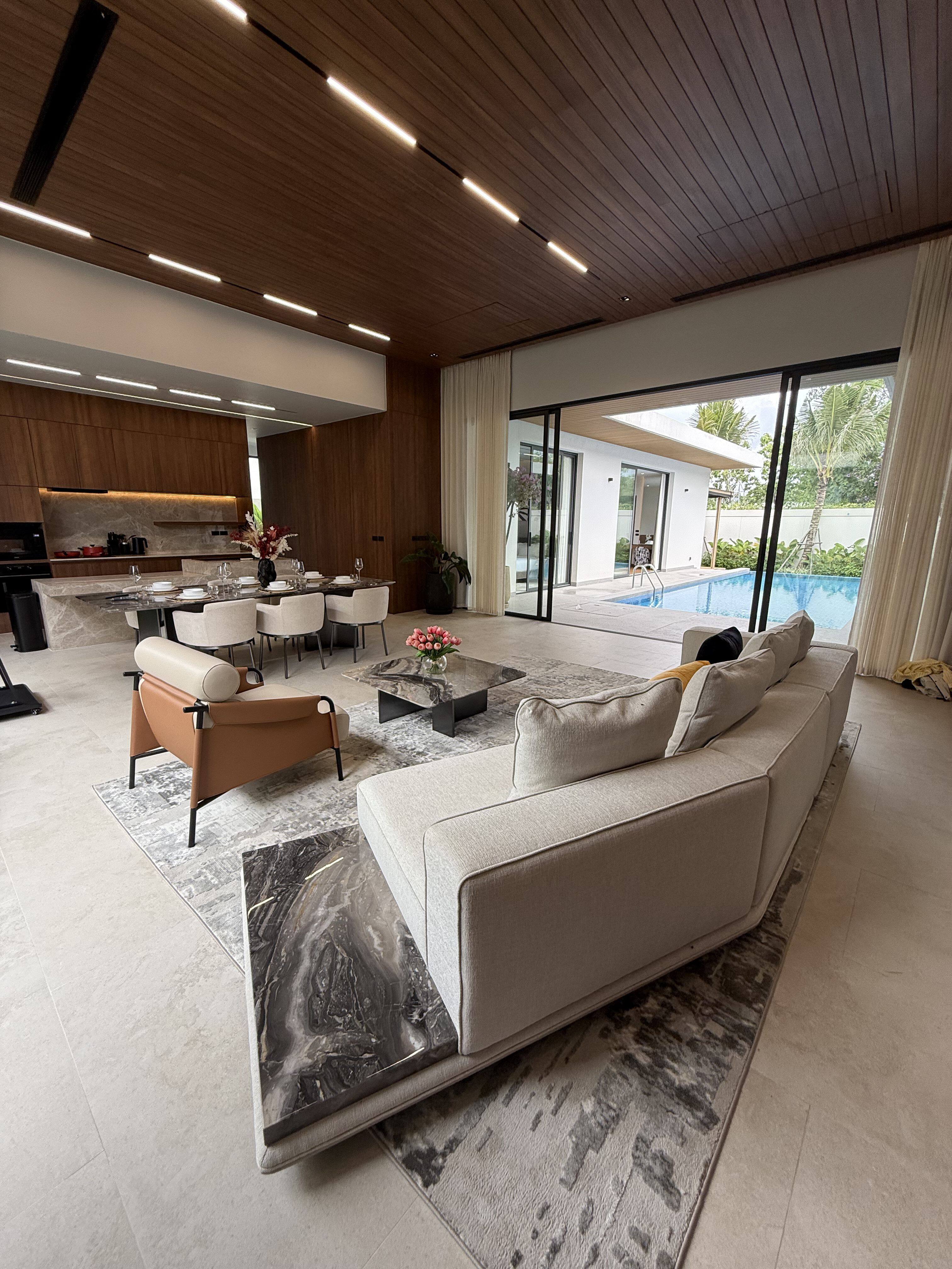Phuket, Thailand: Laguna Villas Phase II – High-End Overseas Furniture Delivery