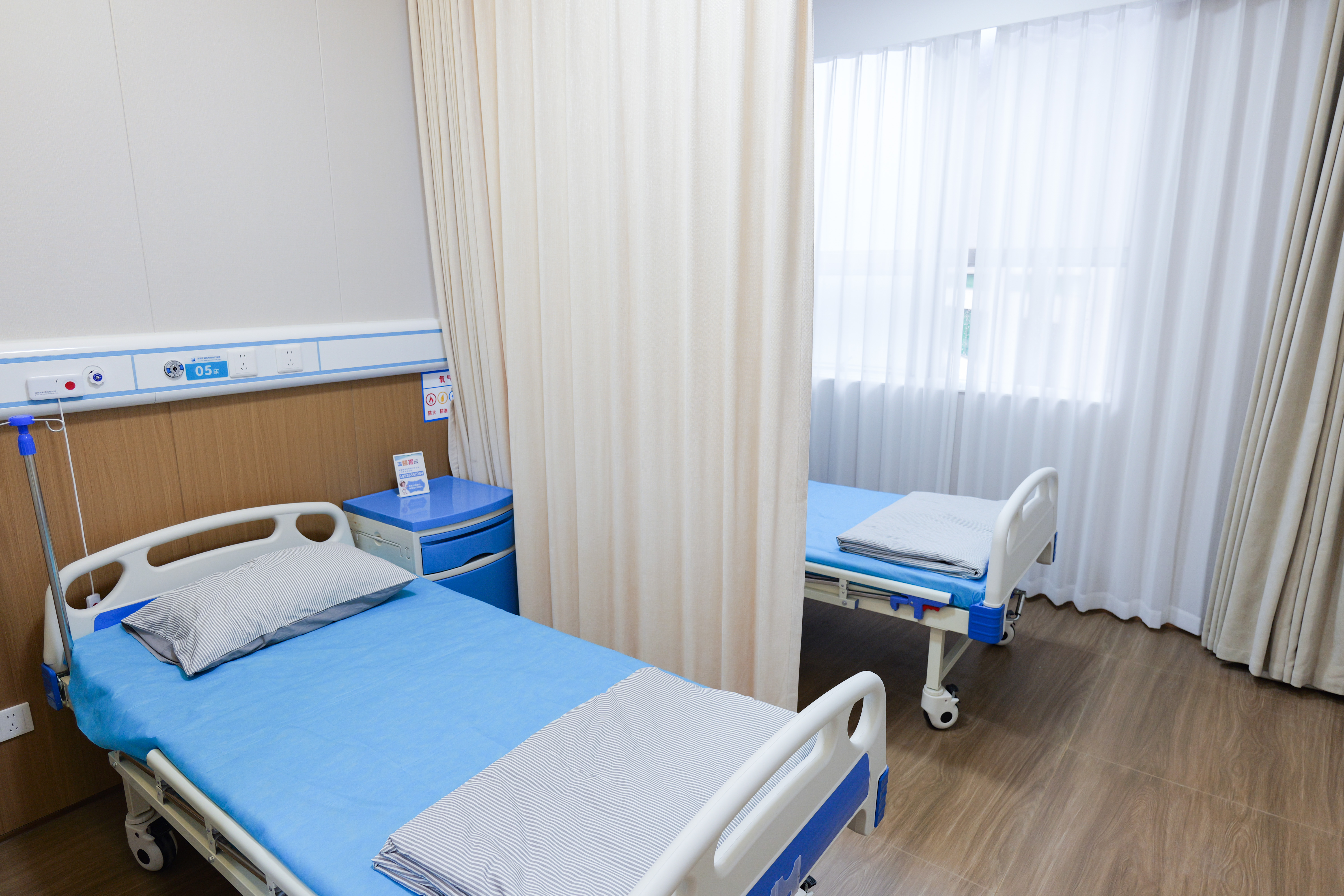 Quiet and comfortable postoperative recovery space