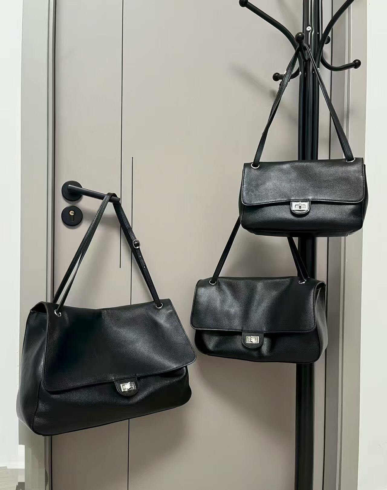 Women's Genuine Leather Shoulder Bag - Classic Chanel Style, Versatile 2026 New Arrival, Top-Grain Cowhide Fashion Commuter Crossbody Bag