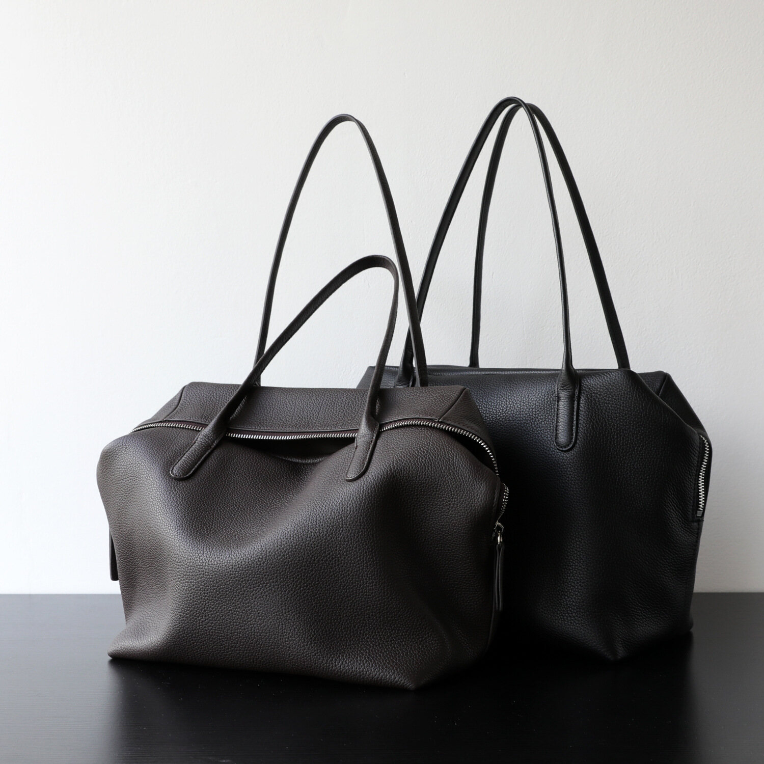 Niche Luxury Imported Top-Grain Leather Underarm Bag – Minimalist, Relaxed & Laid-Back Shoulder Tote