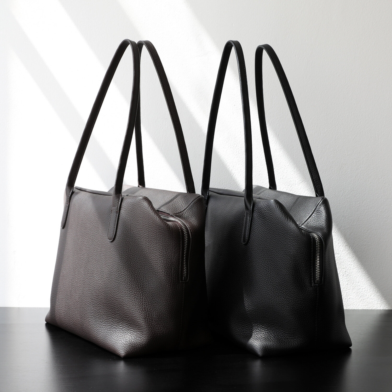 Niche Luxury Imported Top-Grain Leather Underarm Bag – Minimalist, Relaxed & Laid-Back Shoulder Tote