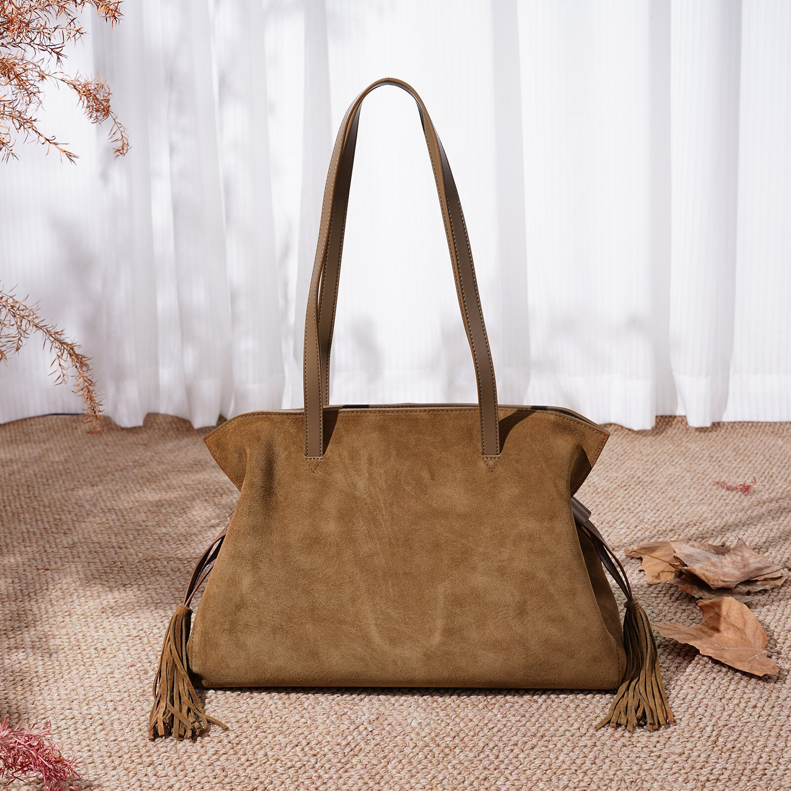 Large-capacity leather and suede tote bag