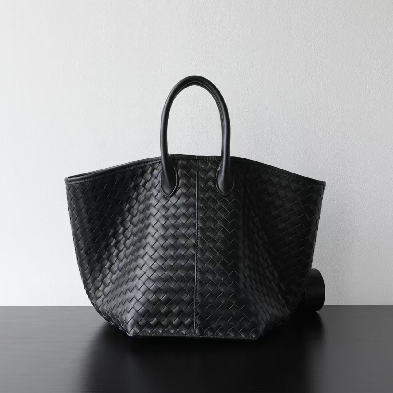 Light Luxury Lambskin Woven Wing Tote Bag – Large Capacity Leather Handbag for Women