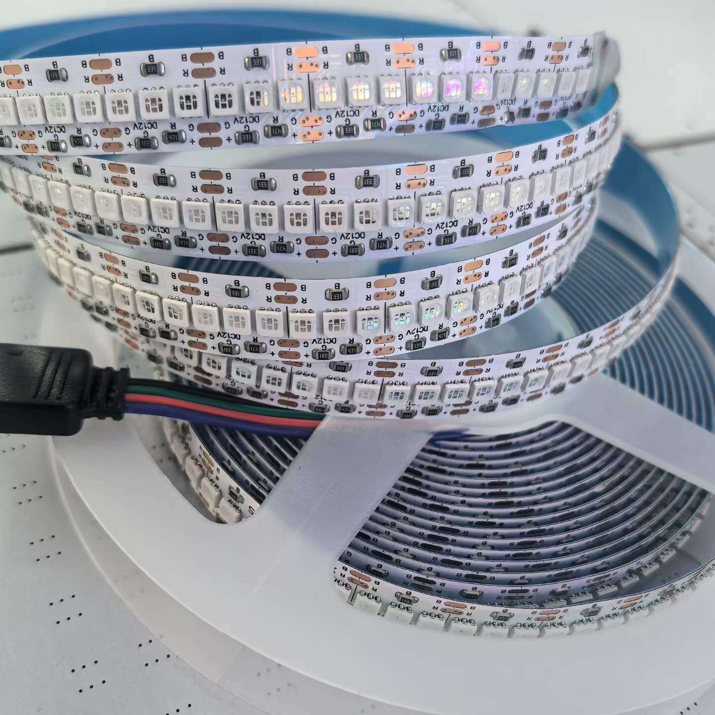 Iridescent LED strip 6
