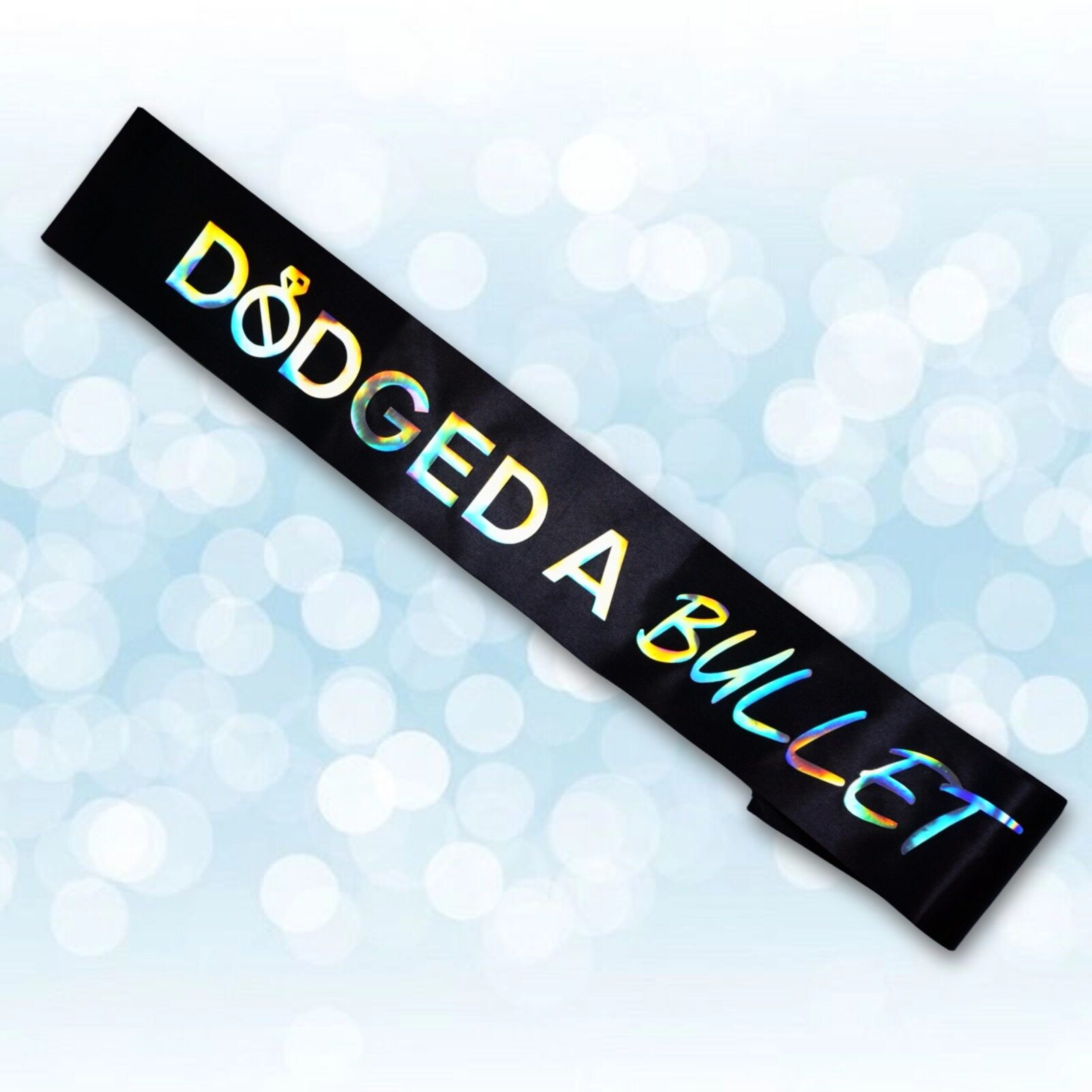 Decorit Dodged A Bullet Sash for Divorced Women and Men, Funny Divorce Sash