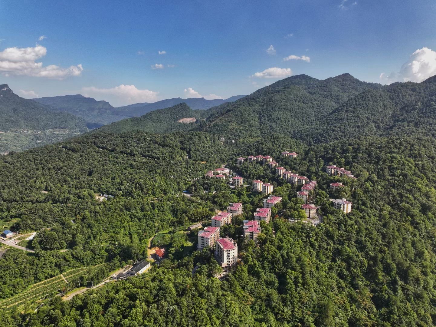 Is the logic for selecting summer retreat homes in Chongqing outdated? 2028 may be a turning point; transitional areas with strong delivery potential, such as Nanchuan, deserve attention.