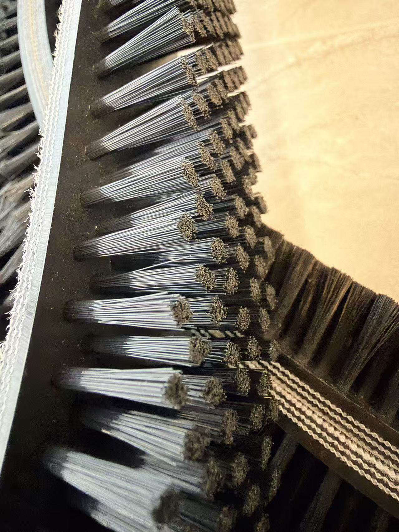 Industrial brush belt