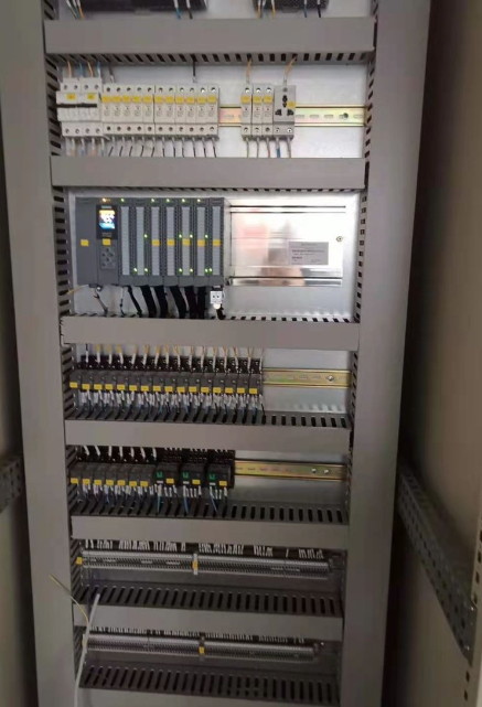 Complete Air Conditioning Control Cabinet: Unit Temperature Control with Customizable Delivery Options