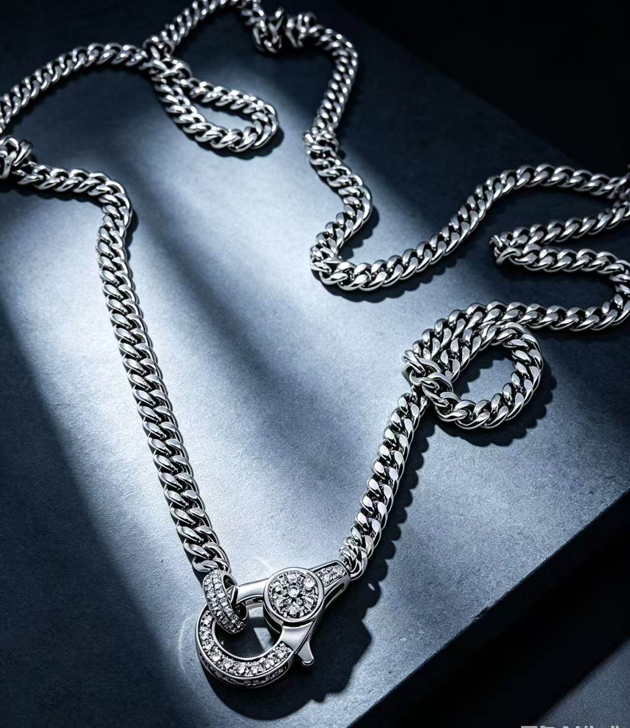Lucky Lock Chain · 18K Gold Diamond Horseshoe Clasp Cuban Necklace
