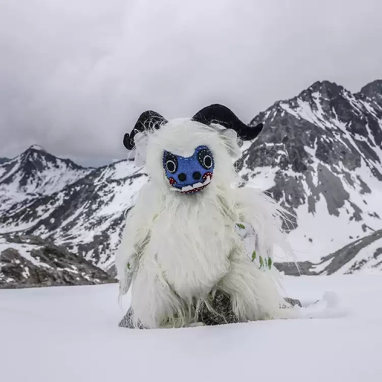 雪怪玩偶