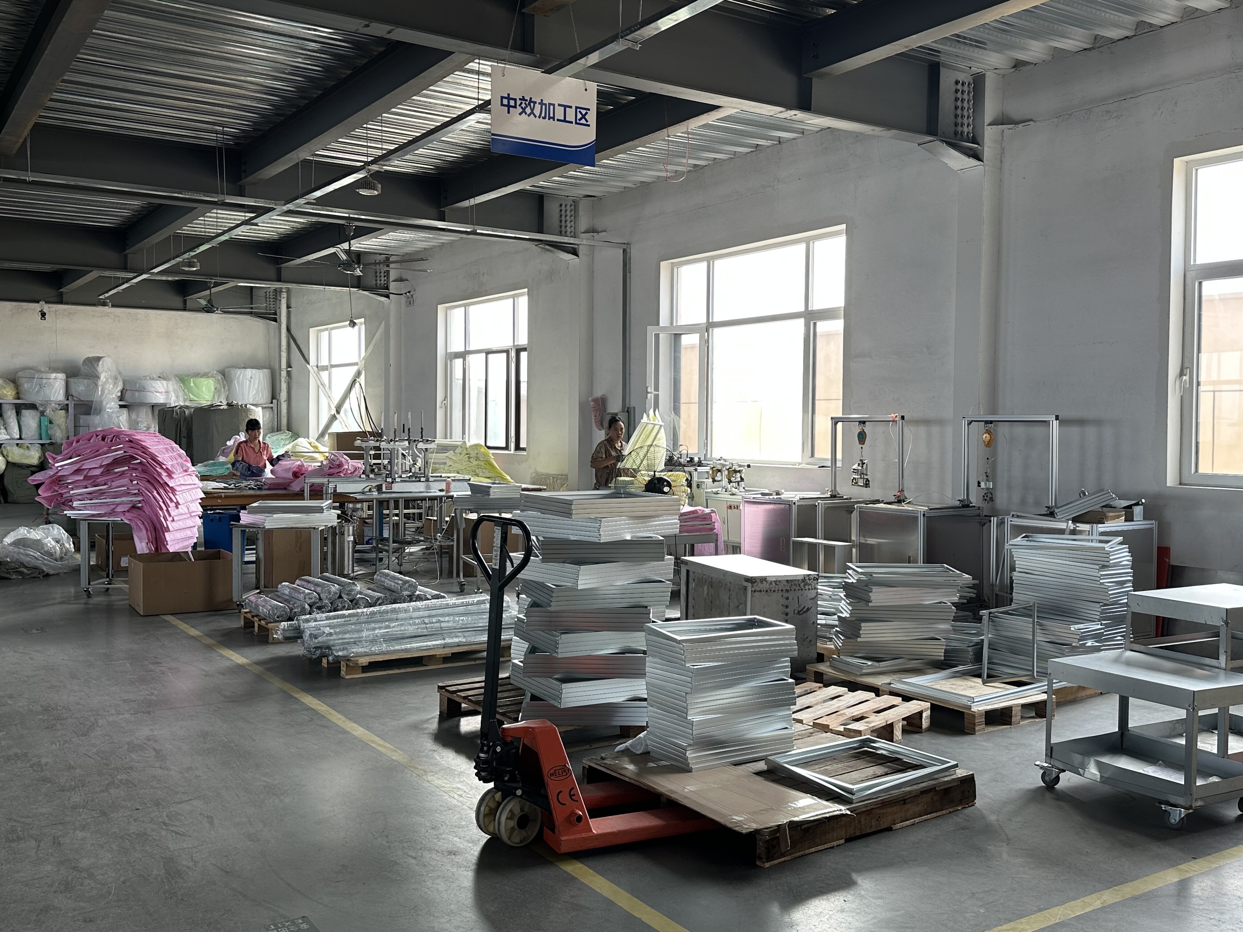 Real-world view of the medium and high-efficiency filter production workshop 3