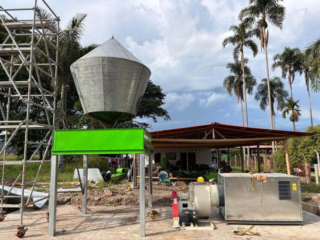 The MS-HX-30 circulating grain dryer has been installed and commissioned in Colombia
