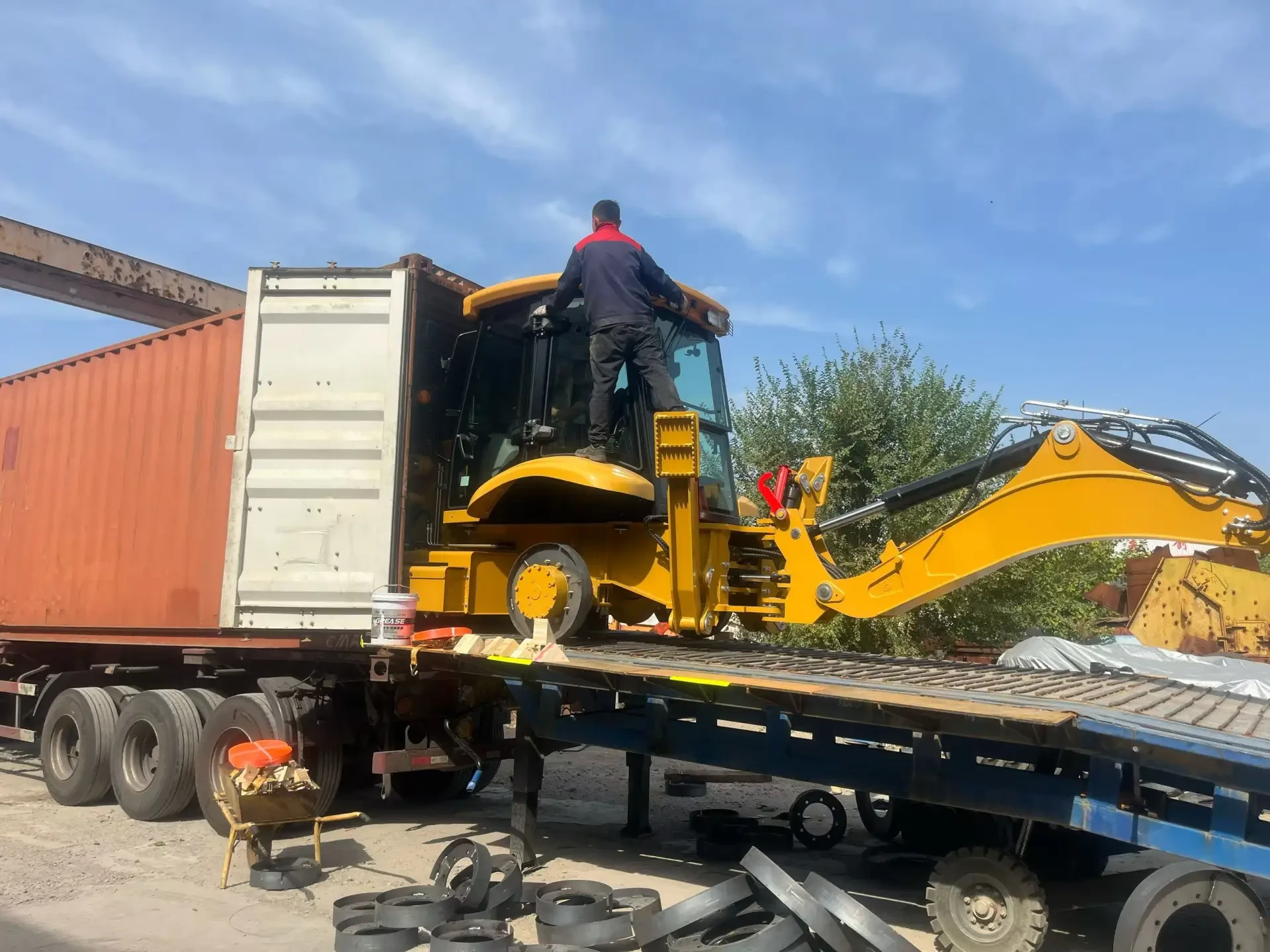 Batch shipment of Backhoe Loader delivered to Southeast Asia dealers