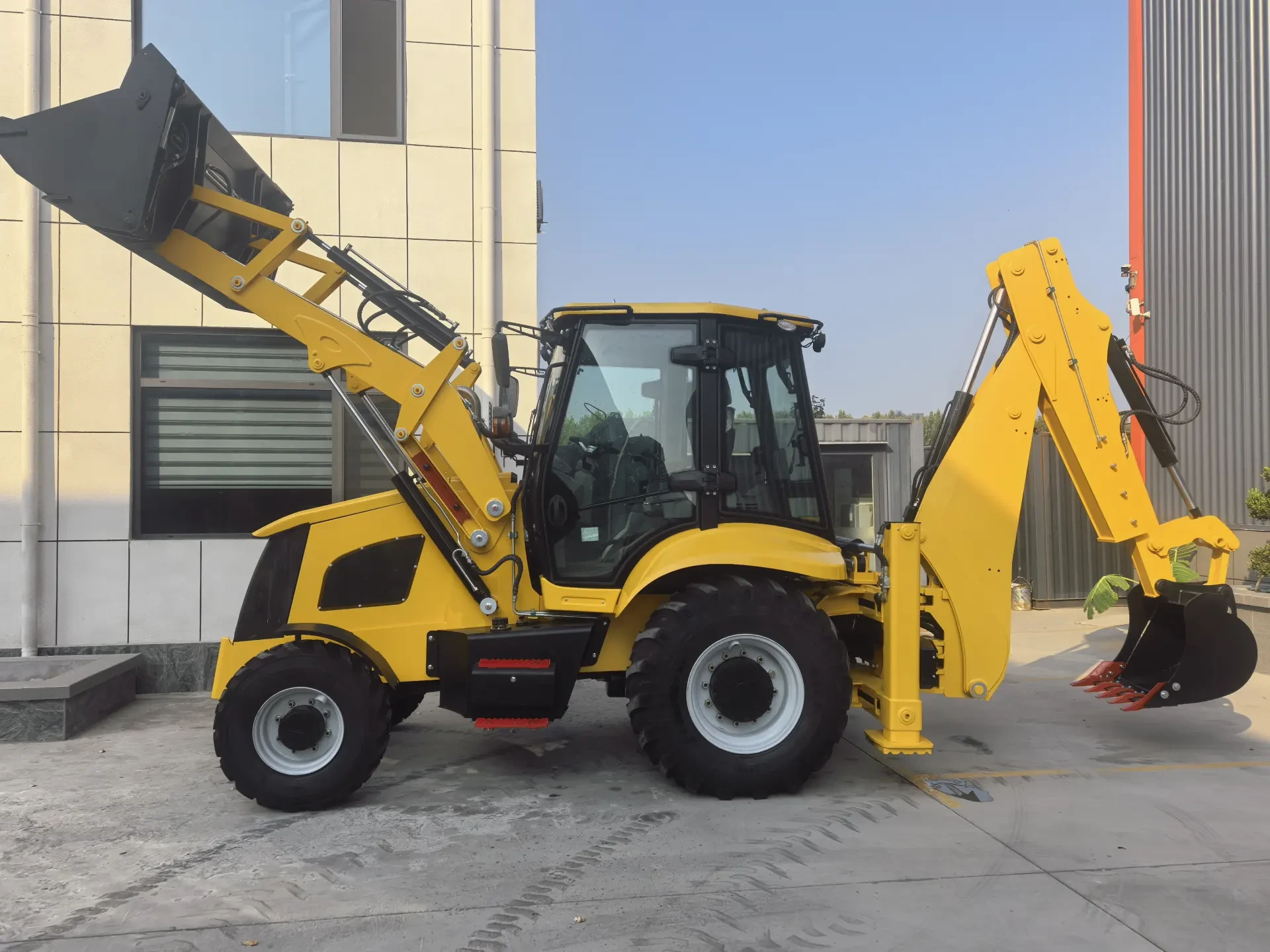 3CX High-Spec Backhoe Loader