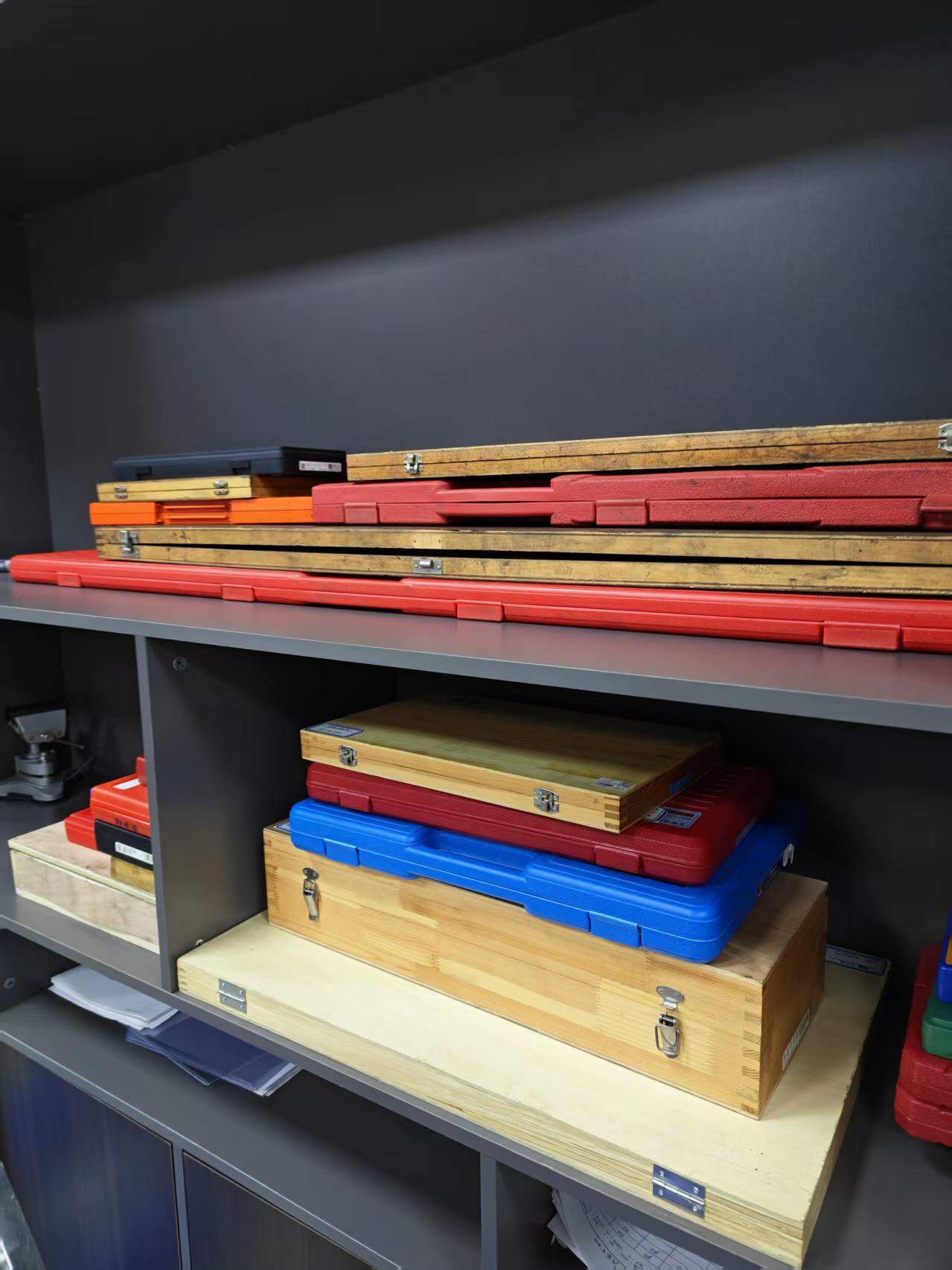 Calibration tools and gauge blocks storage