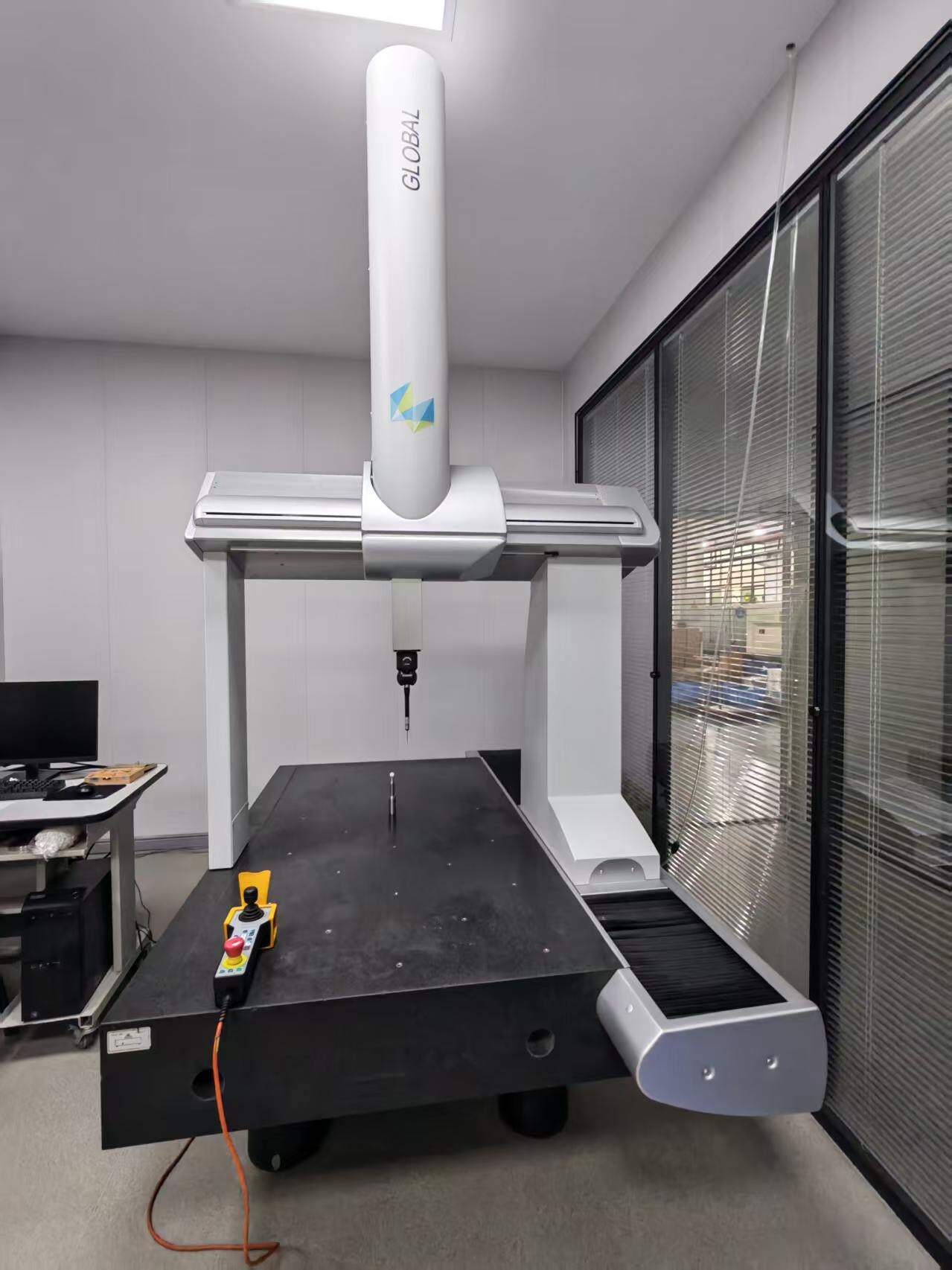 GLOBAL Coordinate Measuring Machine for precision measurement