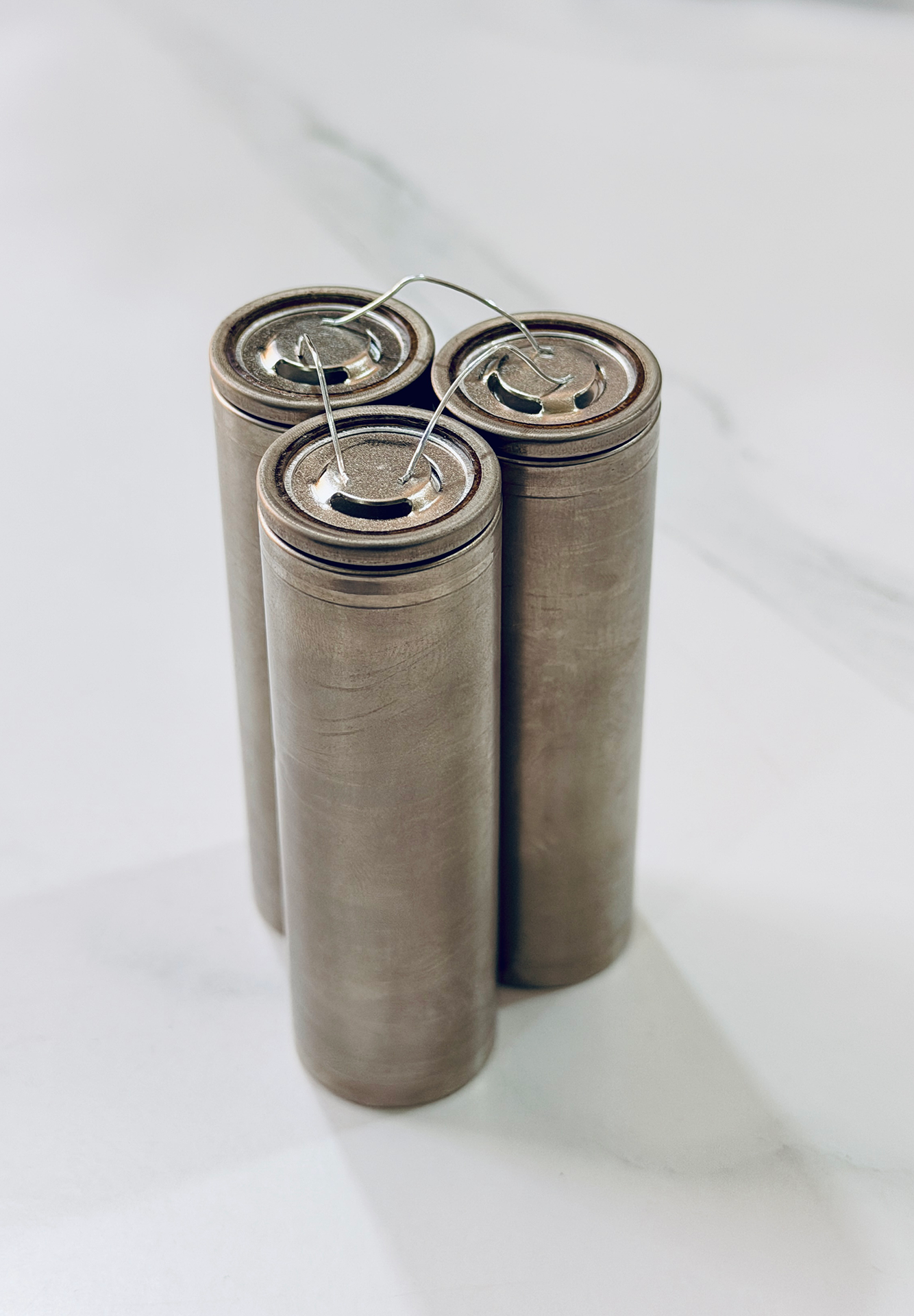 Ultrasonic bonding of cylindrical cells