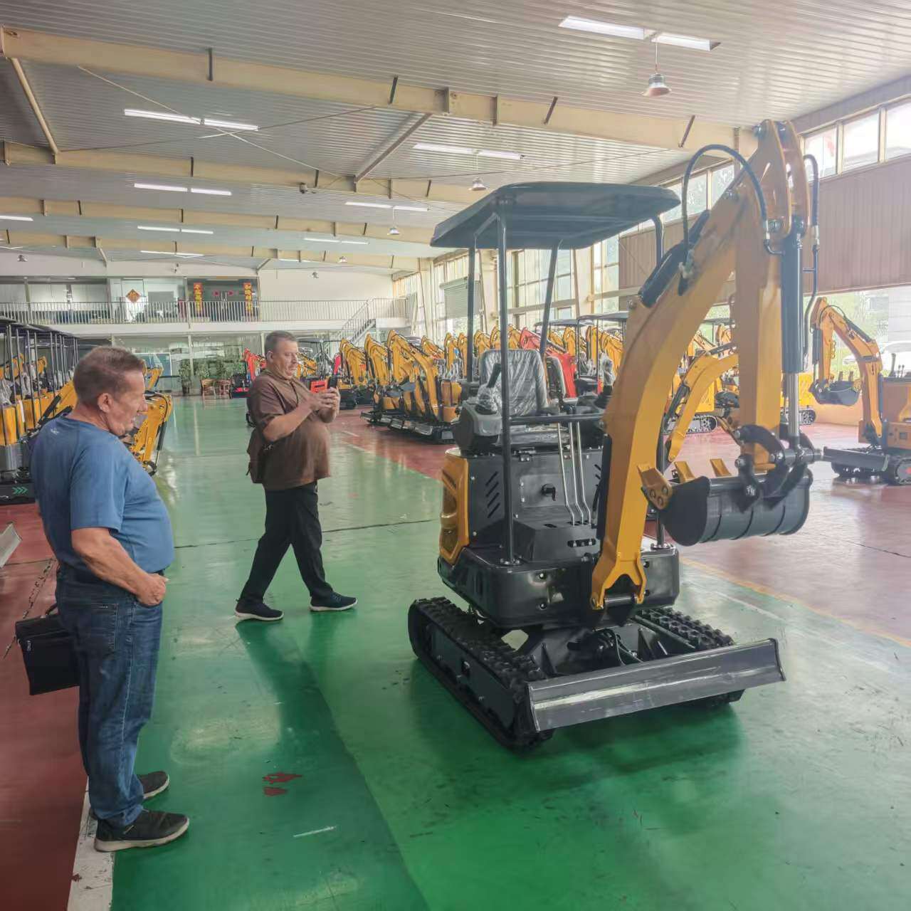 Russian Customers Travel to China to Build Their Future Dealership