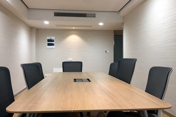 泥度艺术涂料应用于某办公楼会议室空间