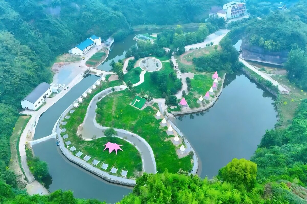 湖北景区人造景观溪流防渗加固项目