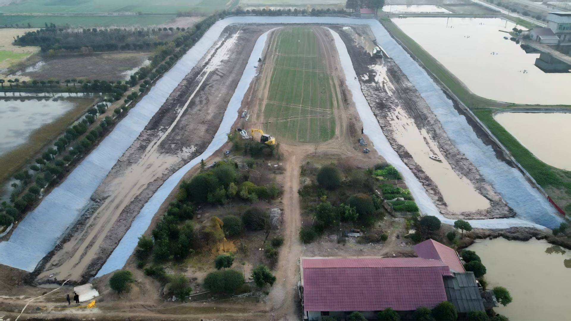 湖南常德水产养殖塘20kg水泥毯整体护坡完工航拍