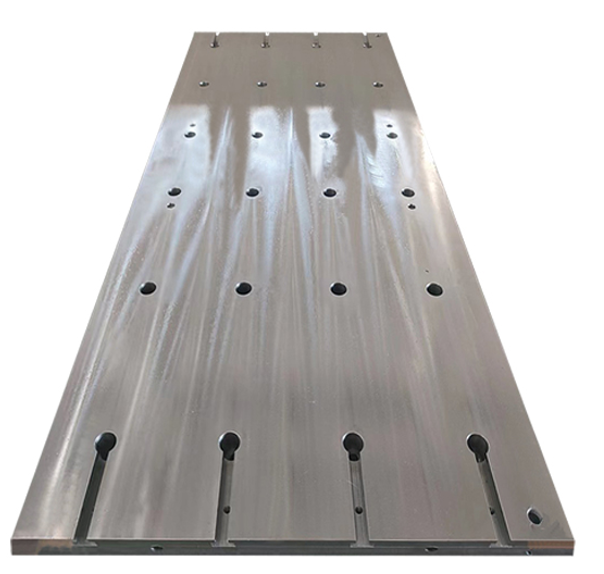 Large water-cooled plate components