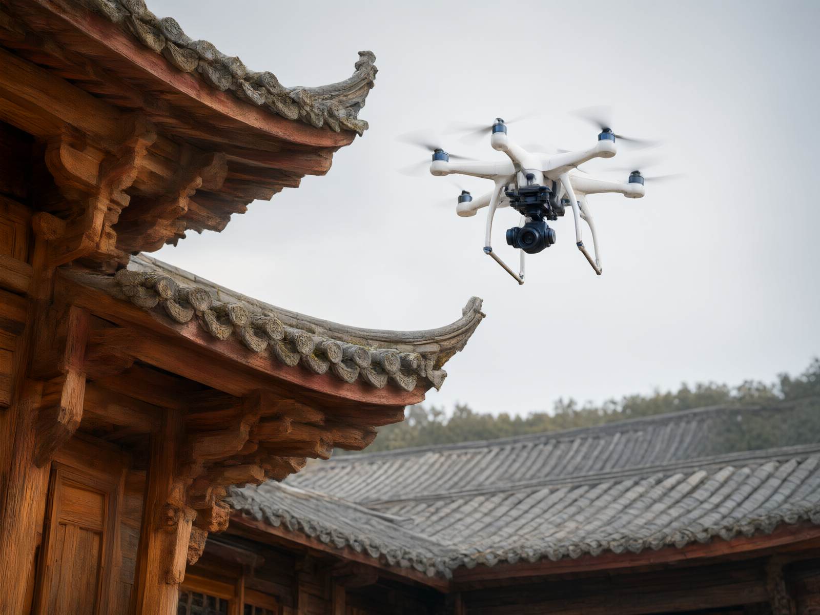 无人机在古建筑飞檐旁悬停巡检