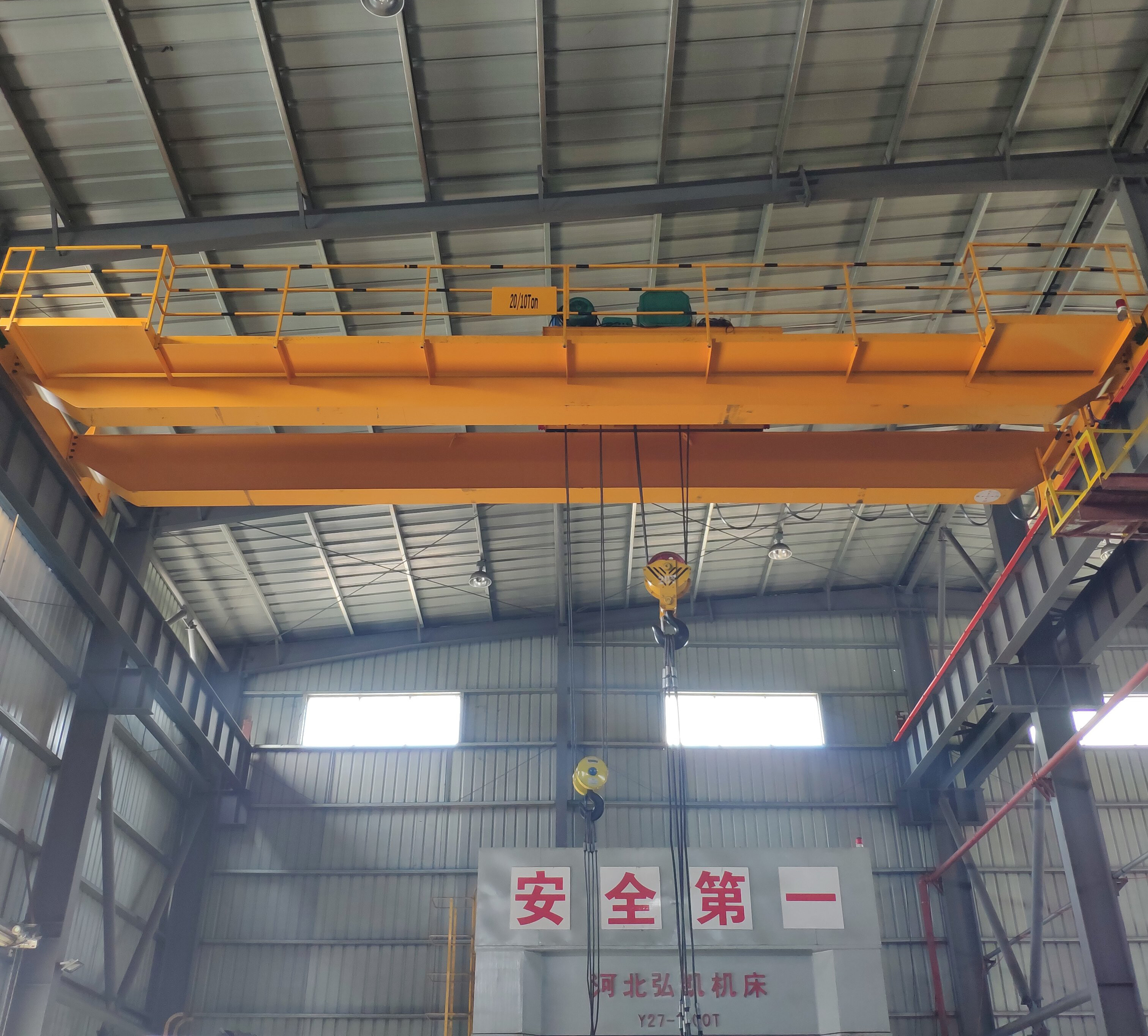 广州某汽车模具有限公司20/5T-16.9M双梁起重机安装案例