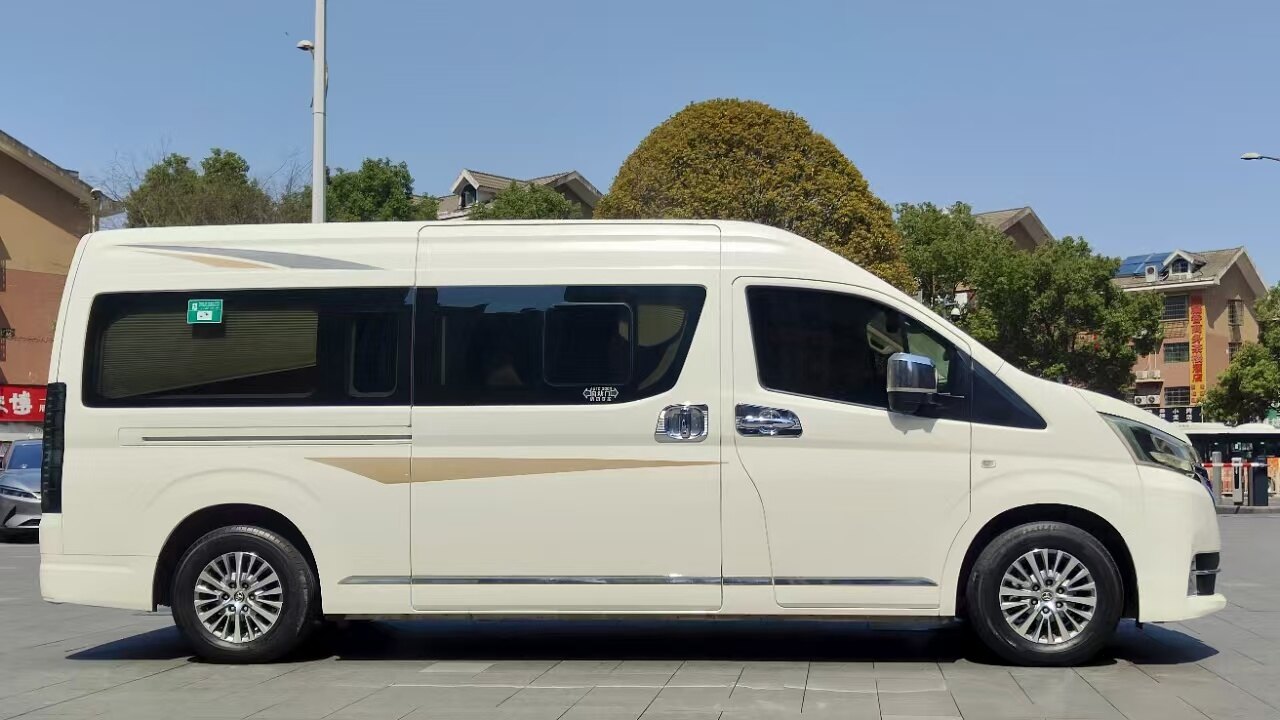 长沙包车怕碰到黑车？亲身经验分享怎么看正规包车公司资质