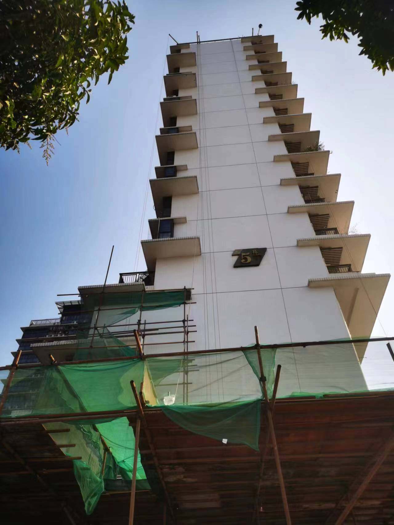 深圳宝安大铲湾铂寓轩小区外墙转脱落维修工程