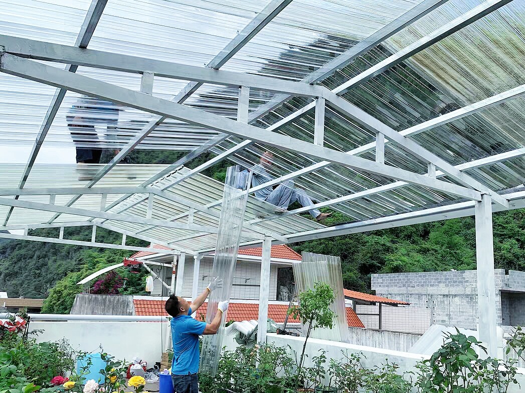 PC Corrugated Sheet Application 3 - Roofing Greenhouse Industrial Building