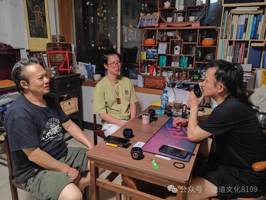 师父与弟子讨论经络气机