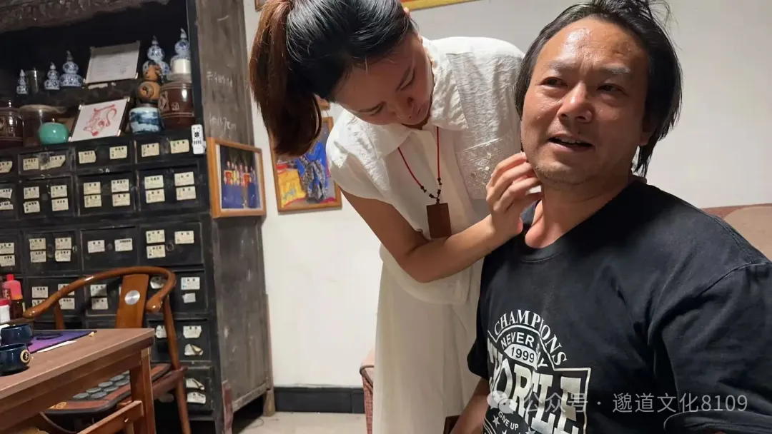 筋经指符术(八)我的道士师父是中医:肩胛骨内侧缘疼痛