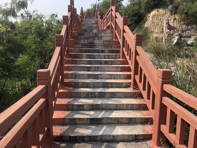 南鲁山镇山体护栏