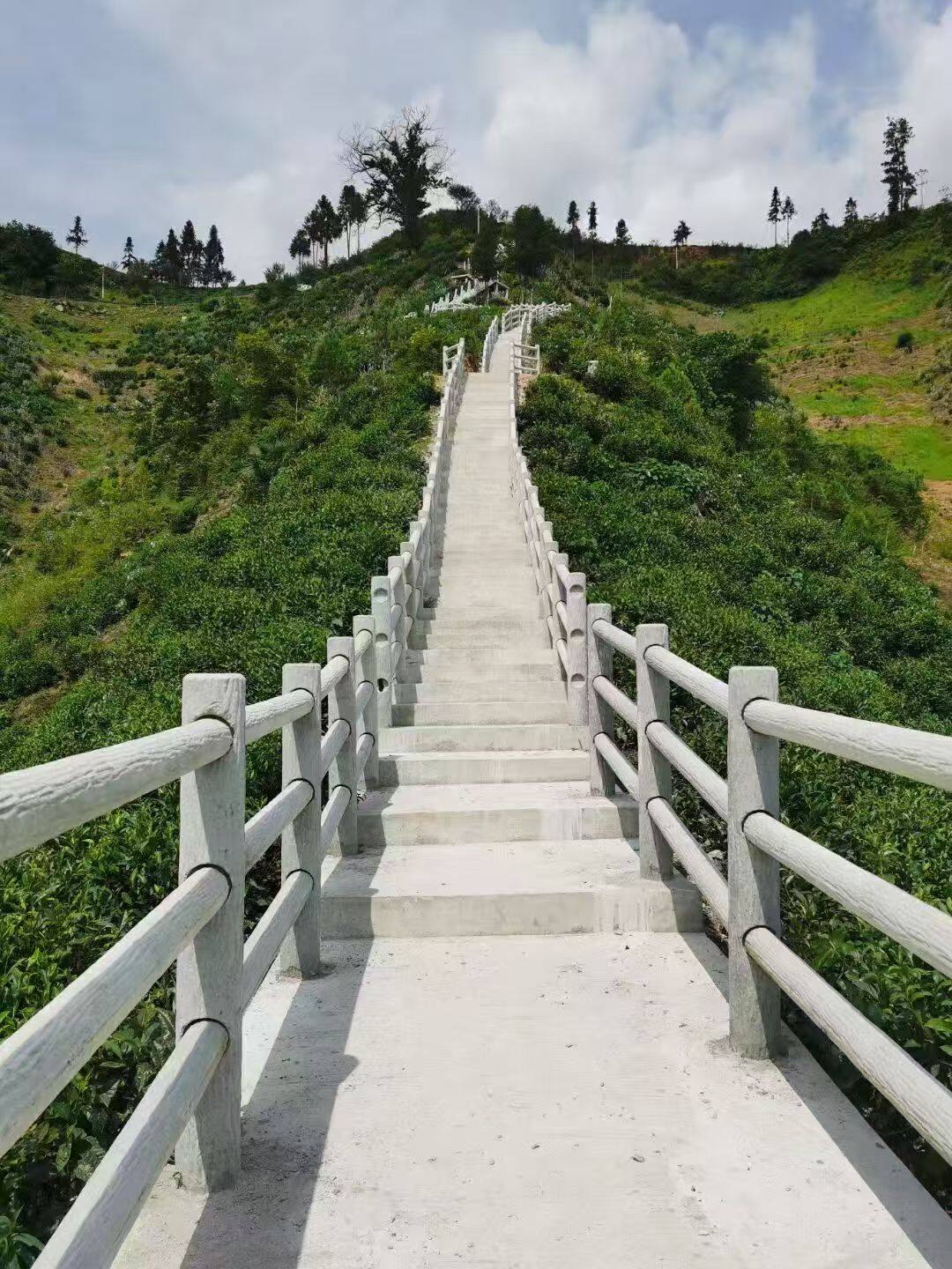 南阳伏牛山山路护栏