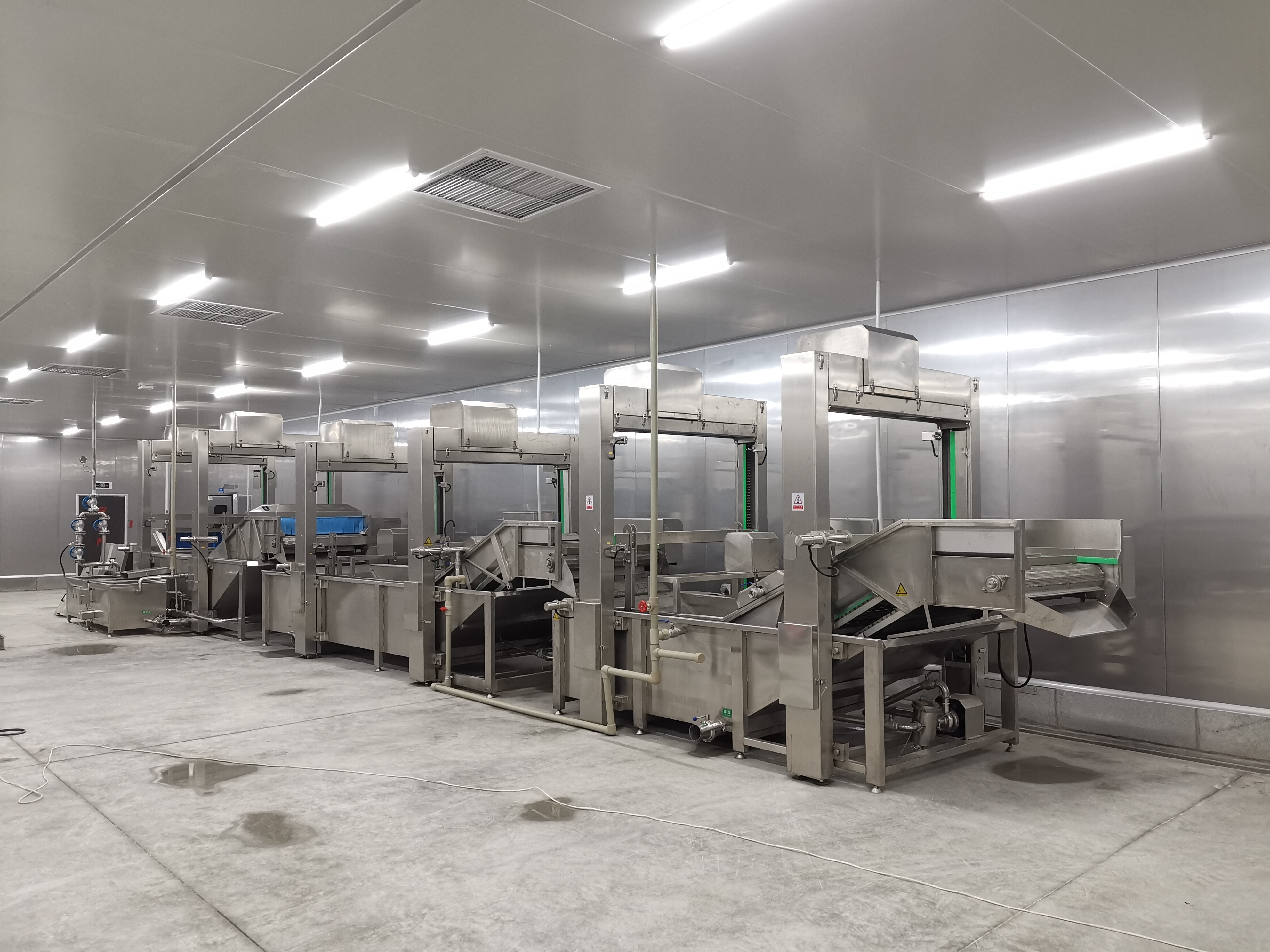 某知名食品加工厂自动化生产线 现场1