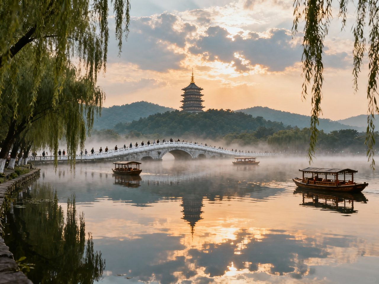 West Lake Boat Cruise & Su Causeway Walk
