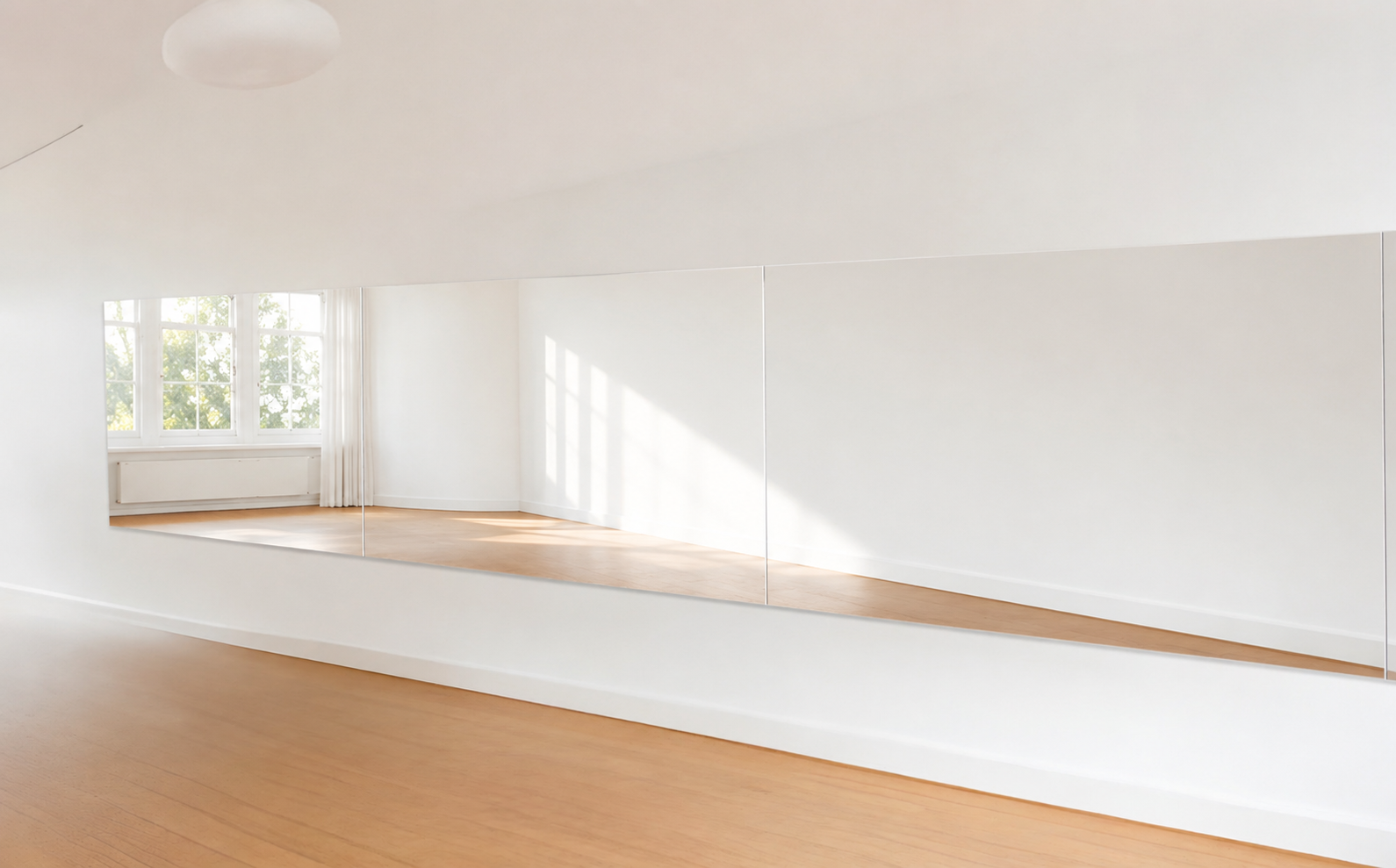 NovaSafeBright nanomirror product features including lightweight shatterproof eco-friendly design