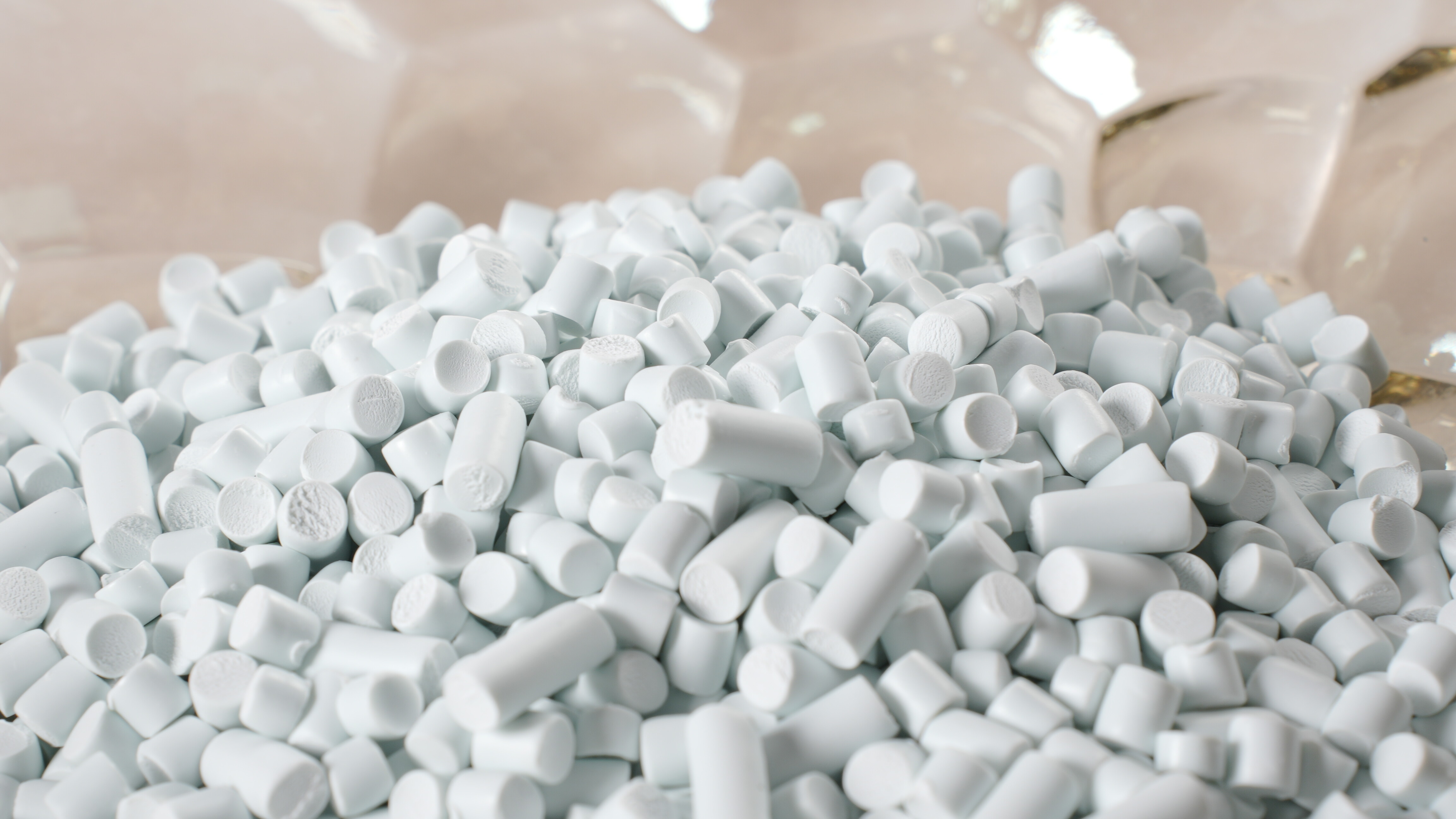 Extrude PVC pellets