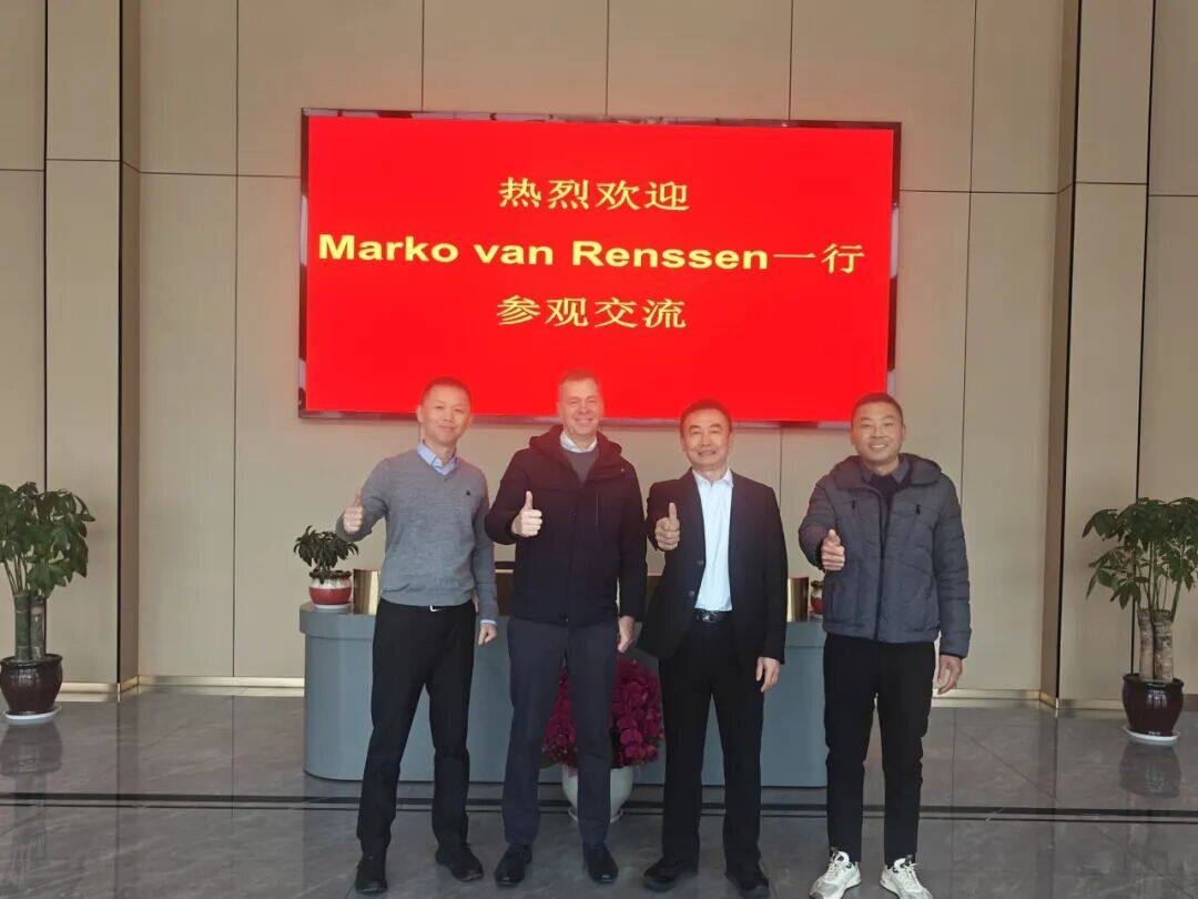 Marko van Renssen, General Manager of the Dutch Van Hesen Group, and his delegation visited Yulong Precision Machinery for inspection and exchange.