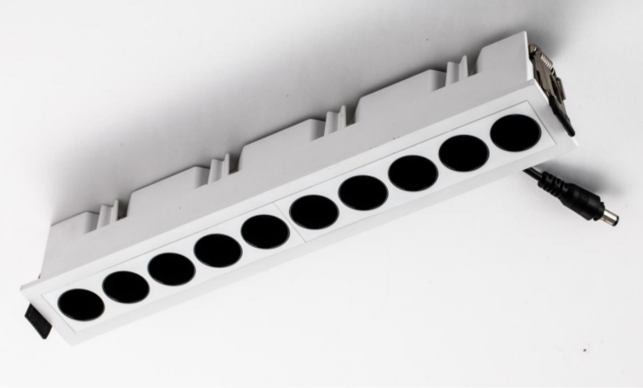 TC-XFX-035 Recessed 10-Light Linear LED Spotlight with Trim - High-Power COB Downlight - Thumbnail 4