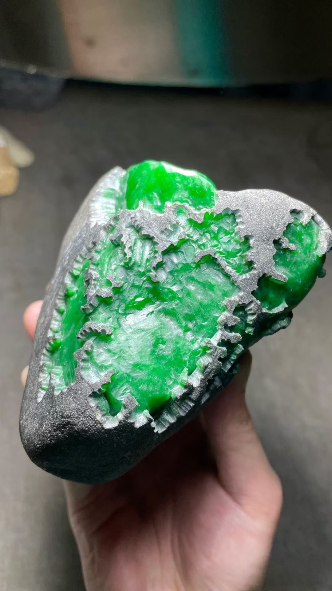 莫湾基冰种阳绿原石