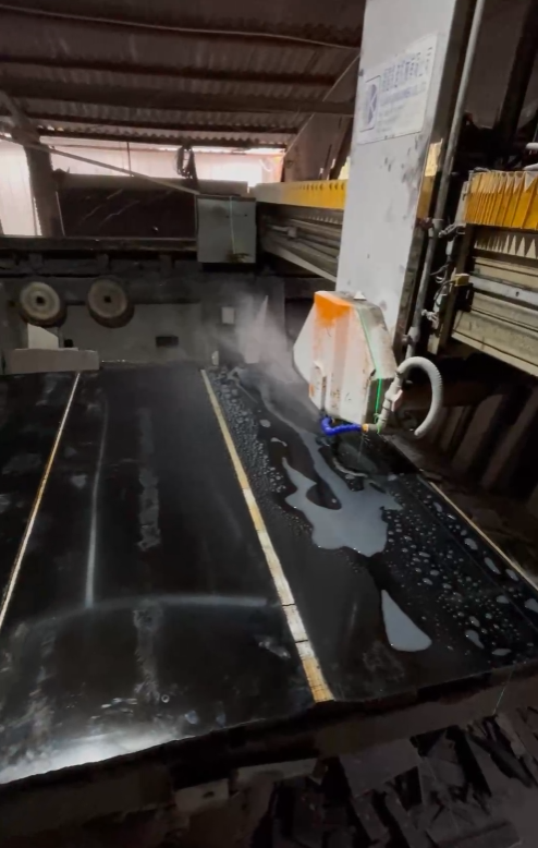 Granite saw blades from our factory cutting granite/black granite at a stone processing plant – Site 2