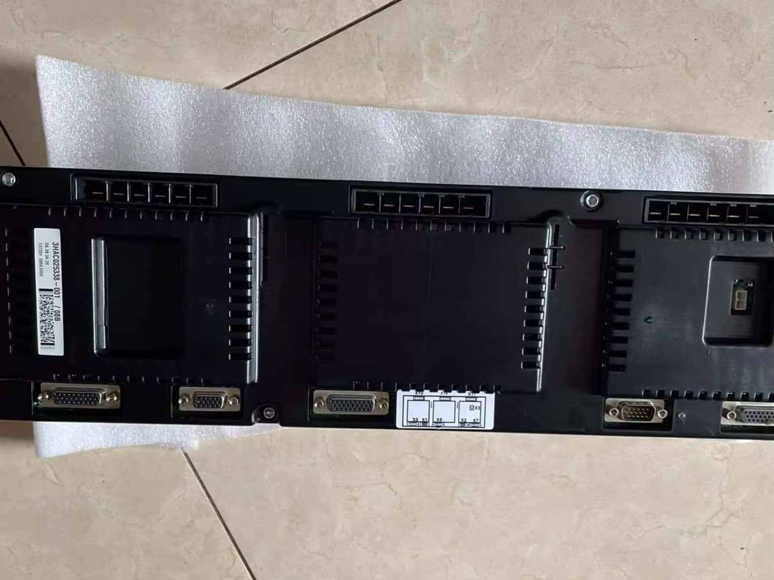 ABB 3HAC025338-001黑驱动