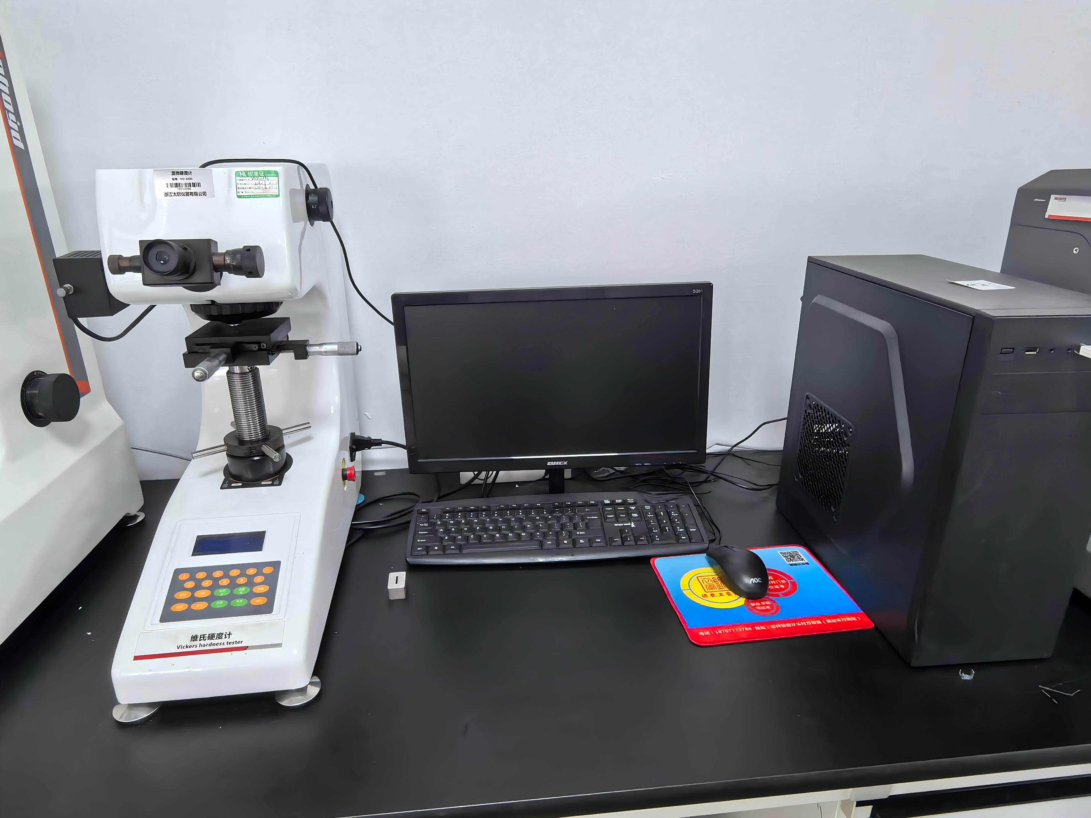 Vickers Hardness Tester