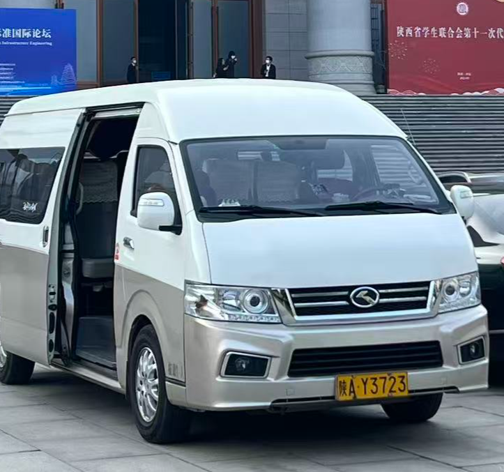 15座中巴