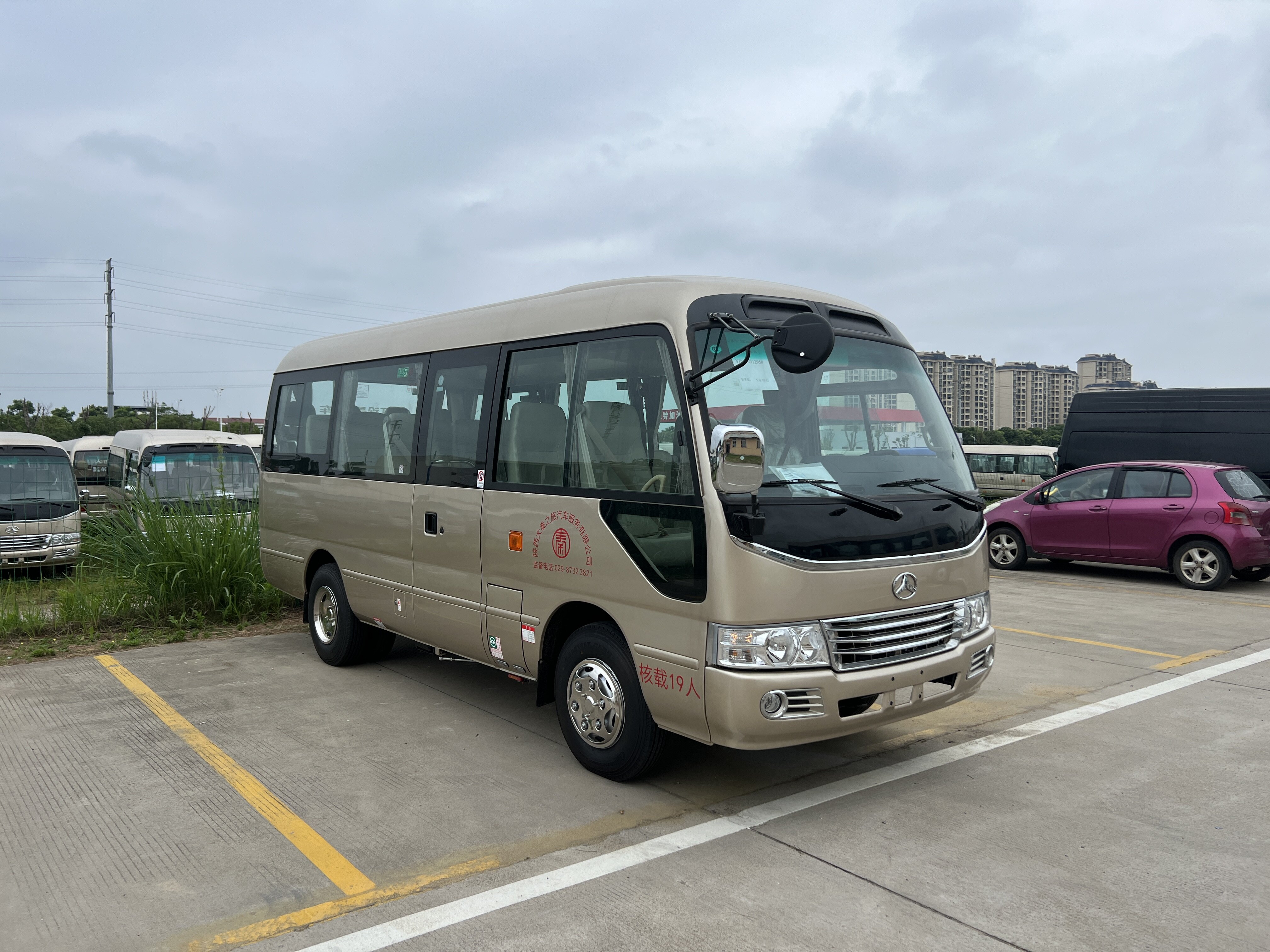 19座中巴