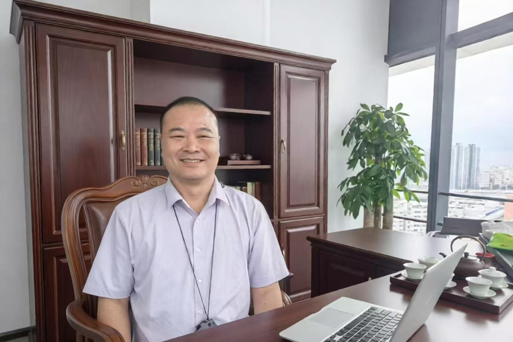 董事长陈锦新